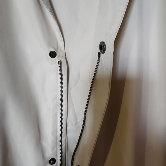 Theory Cream Overcoat EUC - Picture 2 of 7